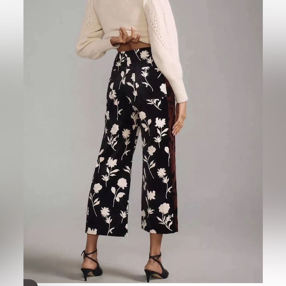Floral Wide-Leg Cropped Pants - Black & Cream - Picture 5 of 16